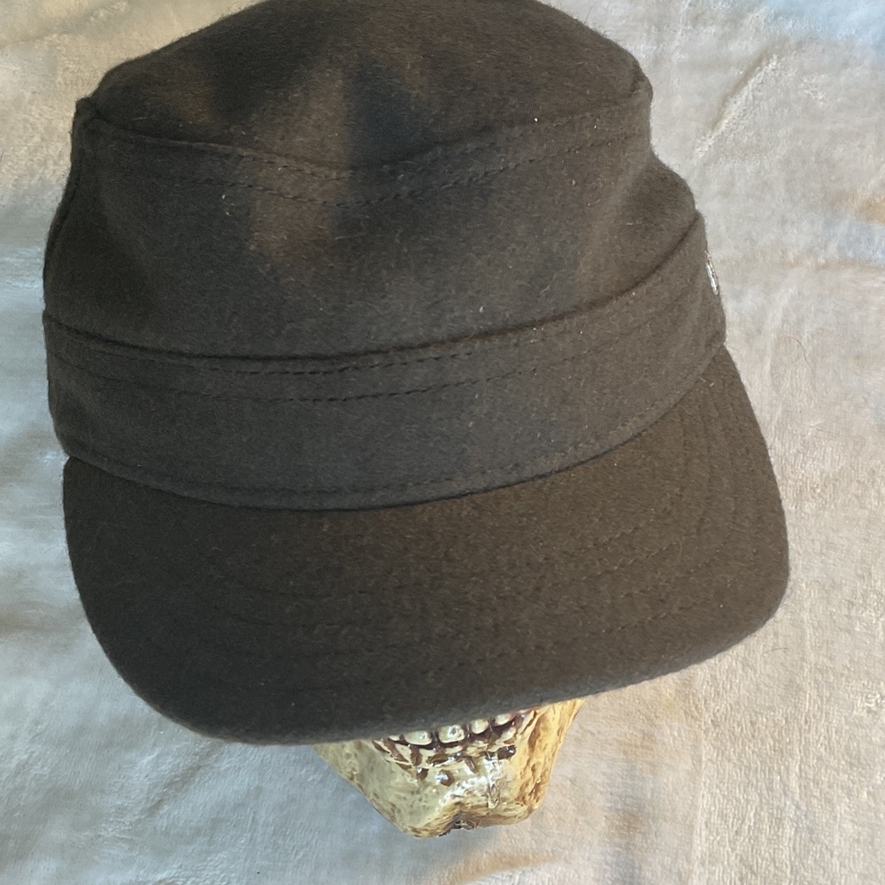 Wool winter hat satin liner